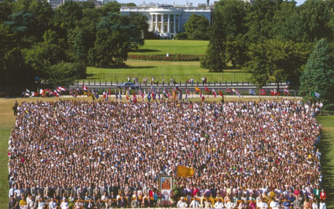 Washington, 1993 – amikor 4000 meditáló érkezett, hogy megváltoztassa egy város tudatát